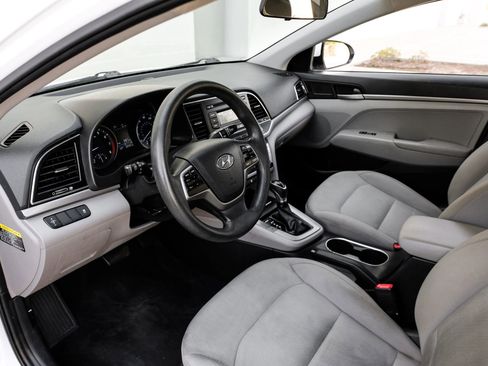 Used 2017 Hyundai Elantra SE FWD image 21