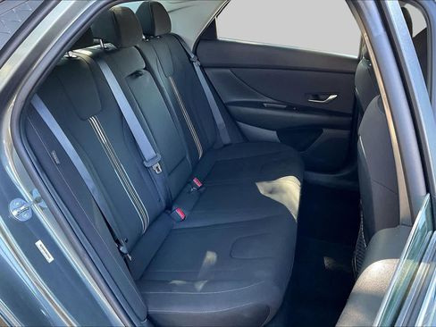 Certified 2025 Hyundai Elantra SEL FWD image 20