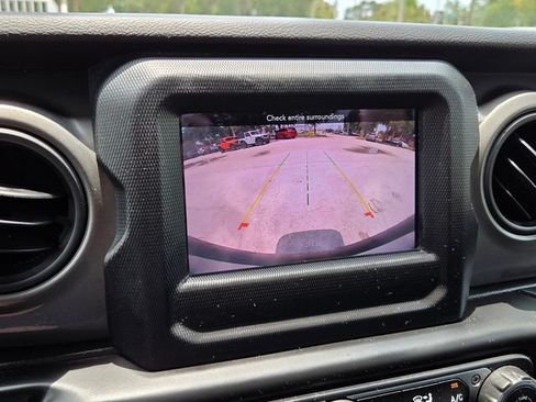 Used 2023 Jeep Wrangler Sport AWD/4WD image 21
