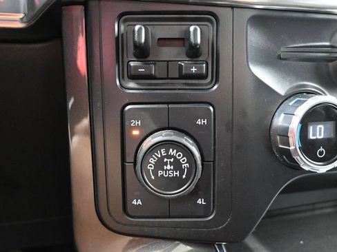 Used 2021 Ford F150 Lariat w/ Equipment Group 502A High AWD/4WD image 6