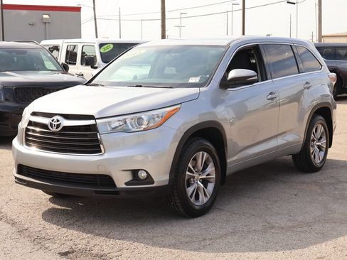 Used 2015 Toyota Highlander Plus AWD/4WD image 3