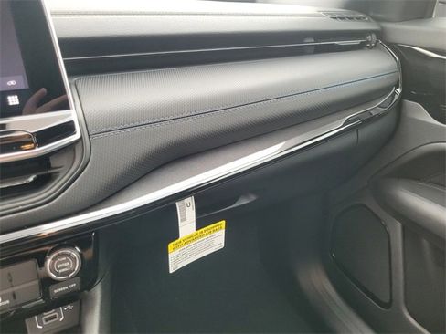 New 2026 Jeep Compass Latitude image 27