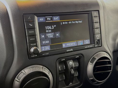 Used 2018 Jeep Wrangler Unlimited Willys Wheeler image 15