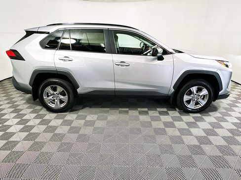 Used 2024 Toyota RAV4 LE AWD/4WD image 2