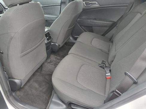 Used 2025 Kia Sportage LX image 21