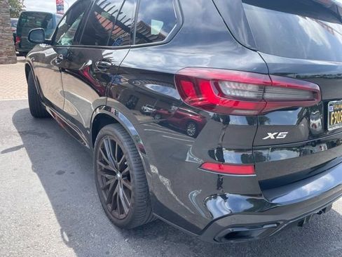 Used 2021 BMW X5 xDrive40i w/ M Sport Package AWD/4WD image 3