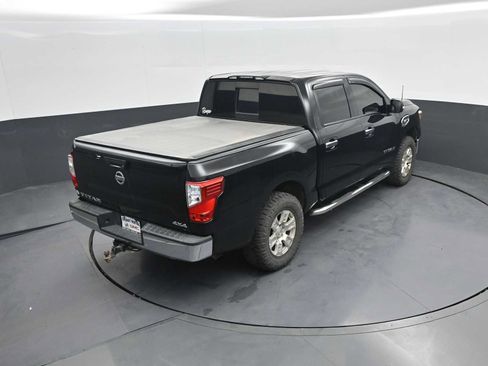 Used 2017 Nissan Titan SV AWD/4WD image 26