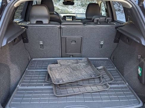 Used 2025 Volvo XC40 B5 Plus w/ Protection Package Premier image 29