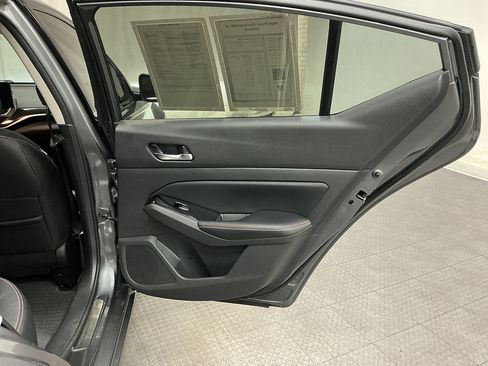 Used 2024 Nissan Altima 2.0 SR FWD image 29