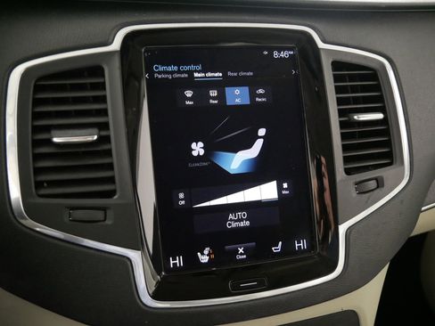 Used 2020 Volvo XC90 T6 Momentum image 23