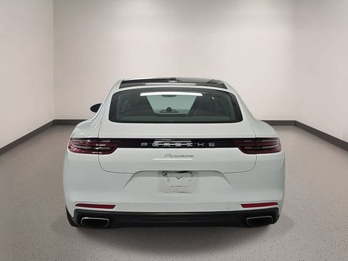Used 2020 Porsche Panamera image 6