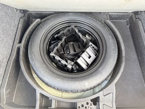 Used 2017 Volkswagen Tiguan S image 24