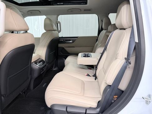 Certified 2026 INFINITI QX80 Pure RWD image 32