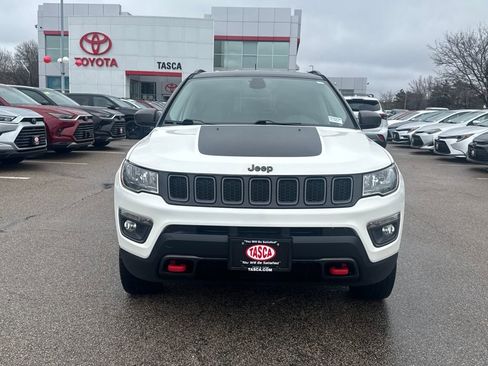 Used 2019 Jeep Compass Trailhawk image 2
