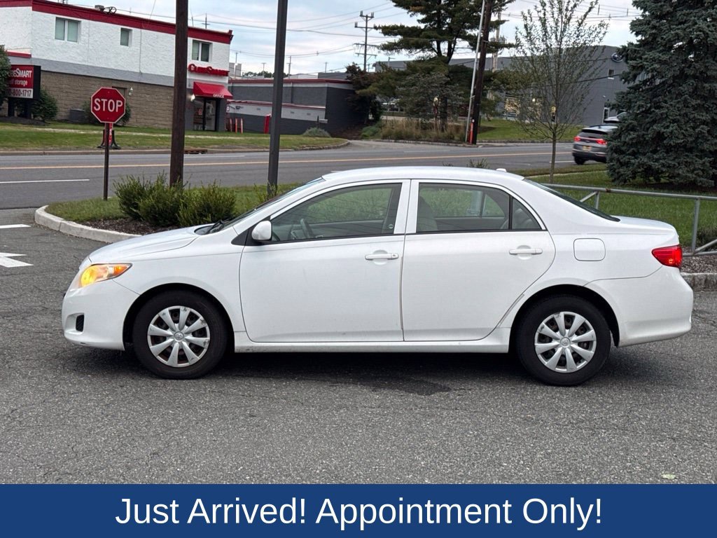 Used 2010 Toyota Corolla LE w/ All Weather Guard Pkg FWD image 4