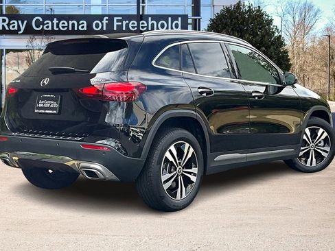 Used 2025 Mercedes-Benz GLA 250 4MATIC image 2