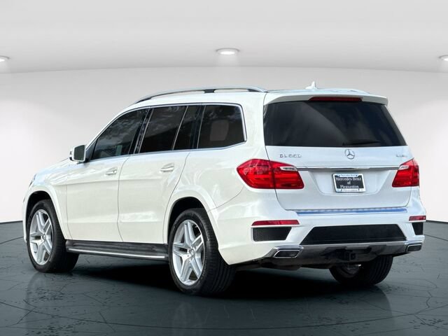 Used 2015 Mercedes-Benz GL 550 4MATIC image 4