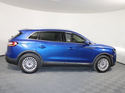 Used 2020 Lincoln Nautilus FWD image 2