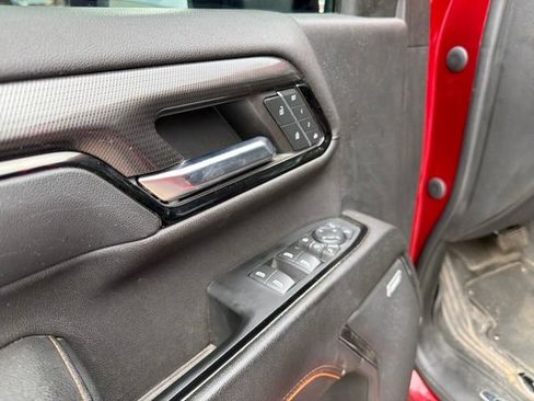 Used 2024 GMC Sierra 2500 AT4 w/ Technology Package AWD/4WD image 18