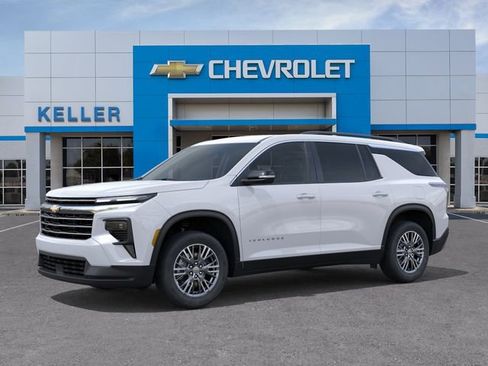 New 2026 Chevrolet Traverse LT image 2