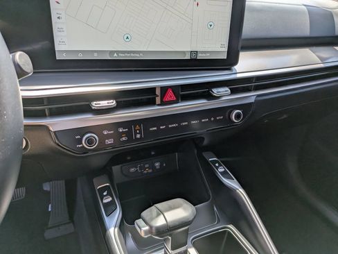 Certified 2025 Kia Sorento S FWD image 26