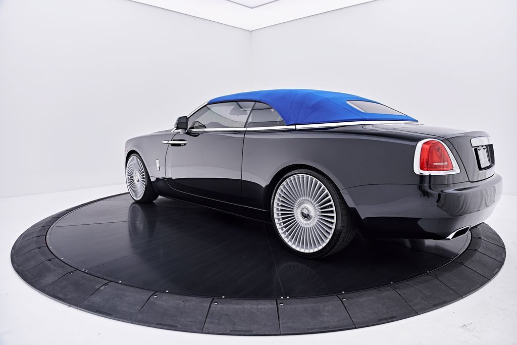 Used 2019 Rolls-Royce Dawn RWD image 15