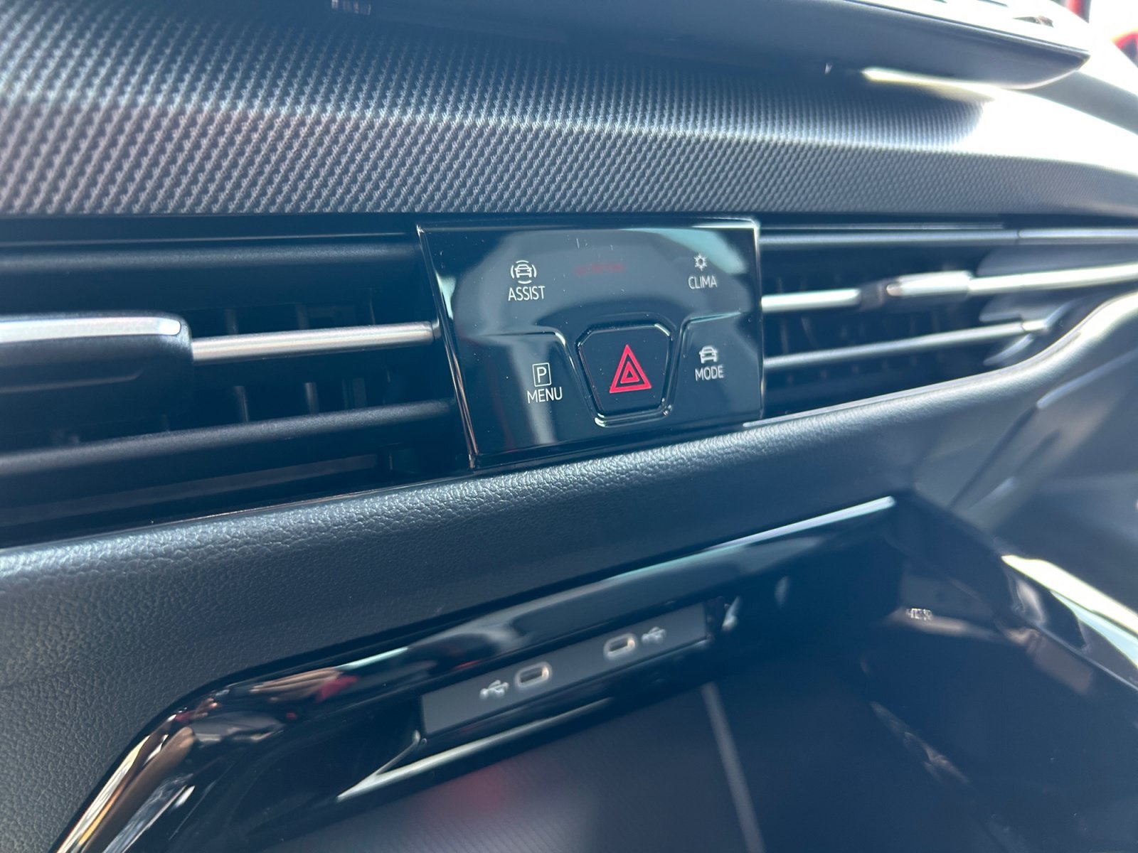 New 2026 Volkswagen GTI SE FWD image 12