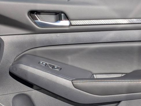 New 2025 Nissan Altima 2.5 SV image 30