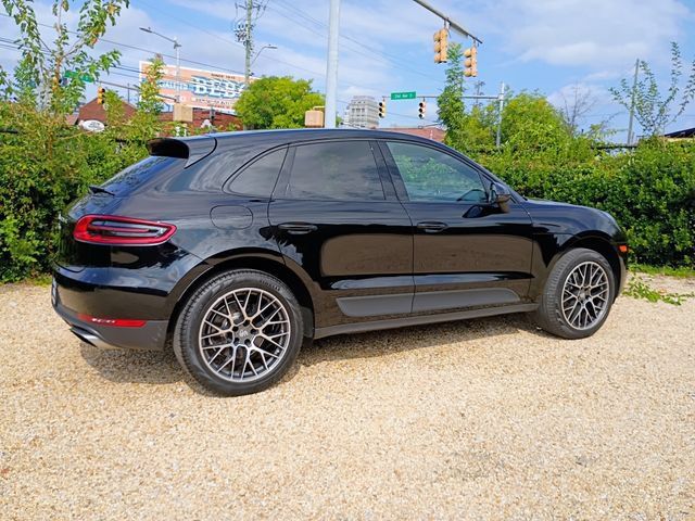 Used 2018 Porsche Macan AWD/4WD image 15