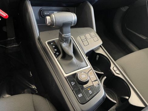 Used 2025 Kia Sportage LX image 40