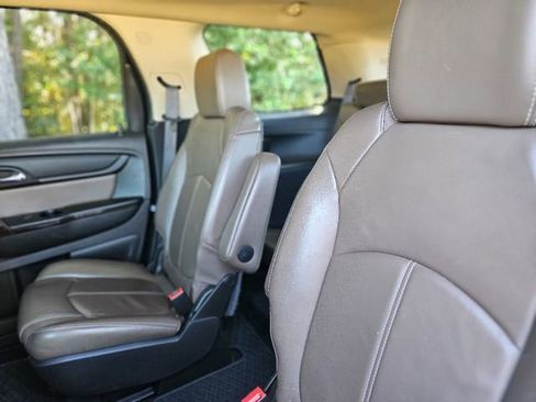 Used 2014 GMC Acadia SLT image 27