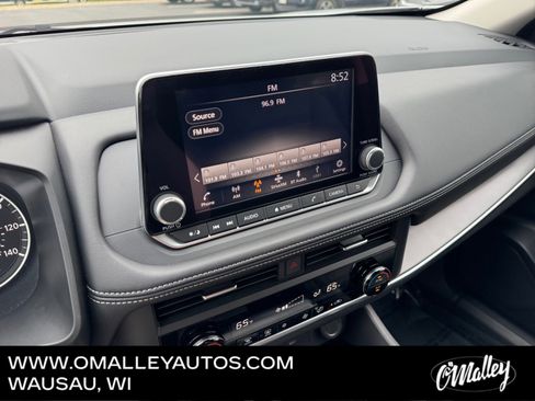 Used 2025 Nissan Rogue SV AWD/4WD image 20