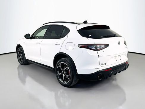 Used 2024 Alfa Romeo Stelvio Veloce image 5