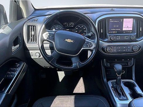 Used 2022 Chevrolet Colorado LT w/ LT Convenience Package image 5