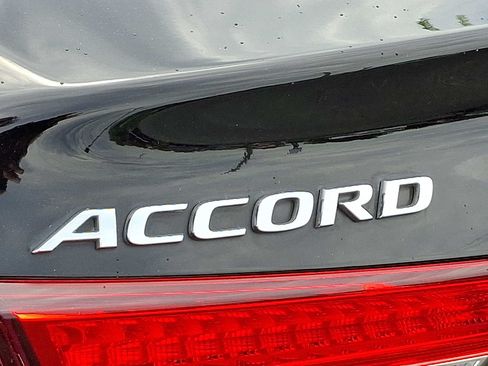 Used 2019 Honda Accord LX image 30