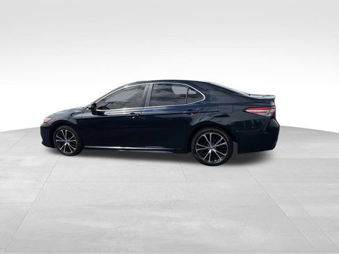 Used 2018 Toyota Camry SE w/ Convenience Package FWD image 7