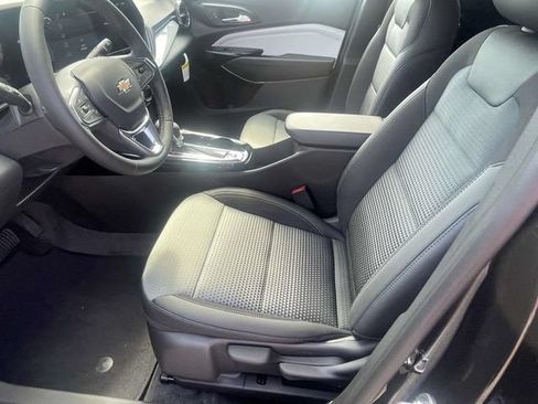 New 2026 Chevrolet Trax LT w/ LT Convenience Package FWD image 12