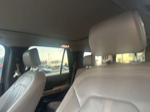 Used 2018 Ford Expedition Limited image 12
