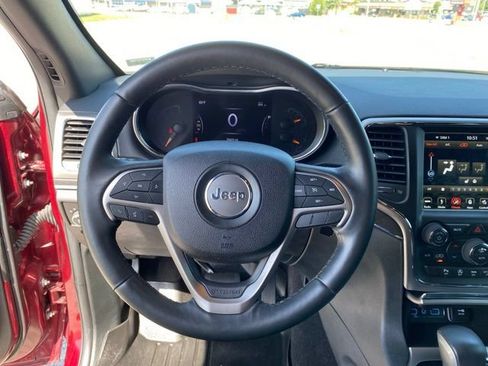 Used 2018 Jeep Grand Cherokee Limited AWD/4WD image 6