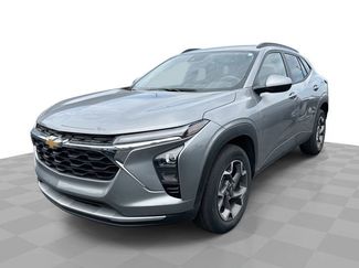 Used 2025 Chevrolet Trax LT w/ Sunroof Package FWD video 1