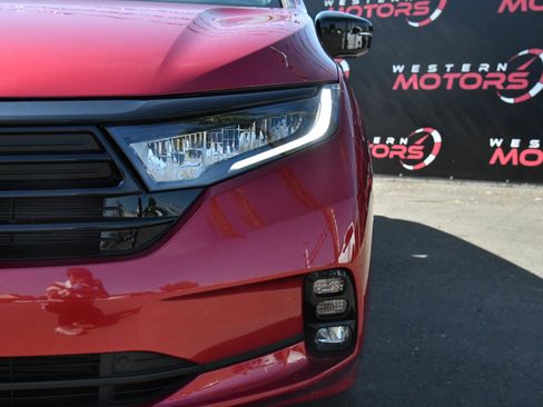 Used 2024 Honda Odyssey Sport image 11