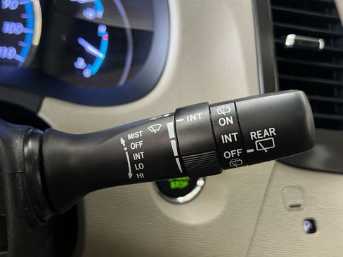 Used 2014 Toyota Sienna XLE w/ Entertainment Package FWD image 35