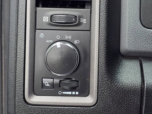 Used 2014 RAM 1500 Tradesman AWD/4WD image 20