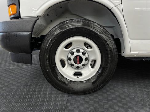 New 2025 GMC Savana 3500 Extended w/ Driver Convenience Package image 22