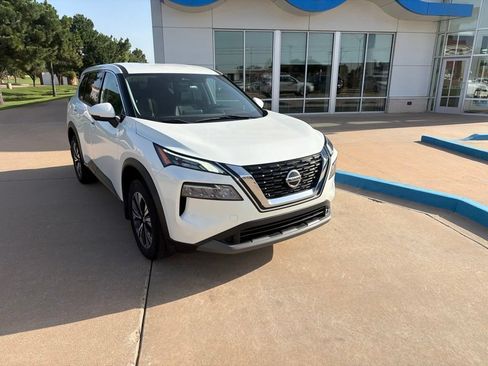 Used 2021 Nissan Rogue SV FWD image 3
