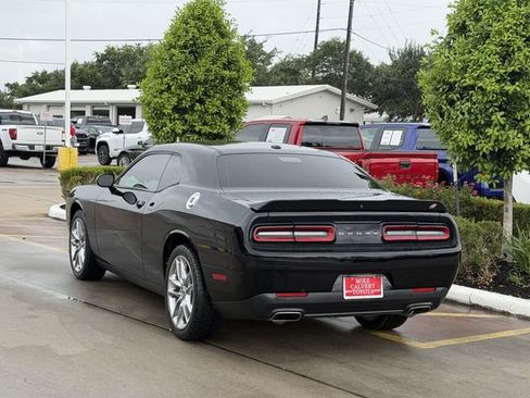 Used 2022 Dodge Challenger GT AWD/4WD image 5