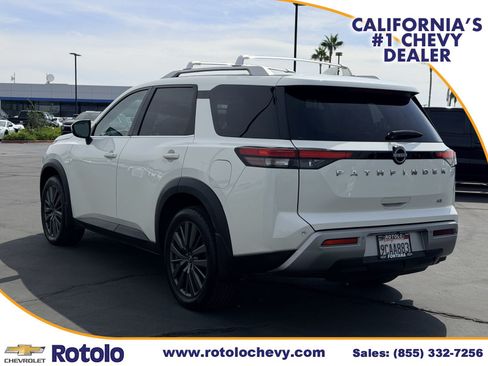 Used 2022 Nissan Pathfinder SL w/ SL Premium Package FWD image 4