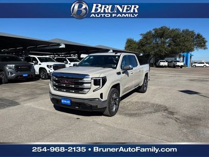 New 2026 GMC Sierra 1500 SLE w/ Preferred Package