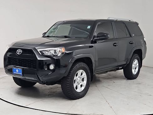 Used 2018 Toyota 4Runner SR5 AWD/4WD image 1