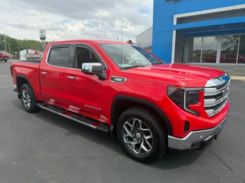 Used 2024 GMC Sierra 1500 SLE AWD/4WD image 3